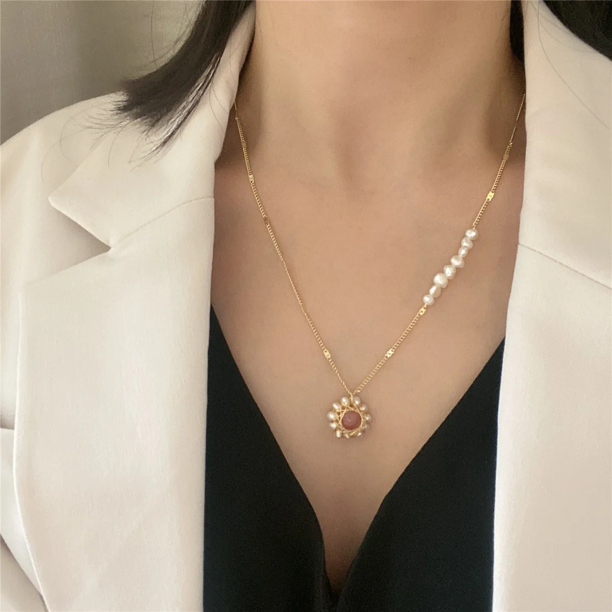 

Korean Fashion Gentle Breeze Freshwater Pearl Necklace