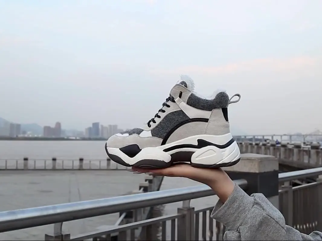 

Fashion Sports Shoes Non-slip Soft And Lightweight Ladies Winter Warm Plus Velvet Shoes 2021 Ladies Flat Shoes Ladies New