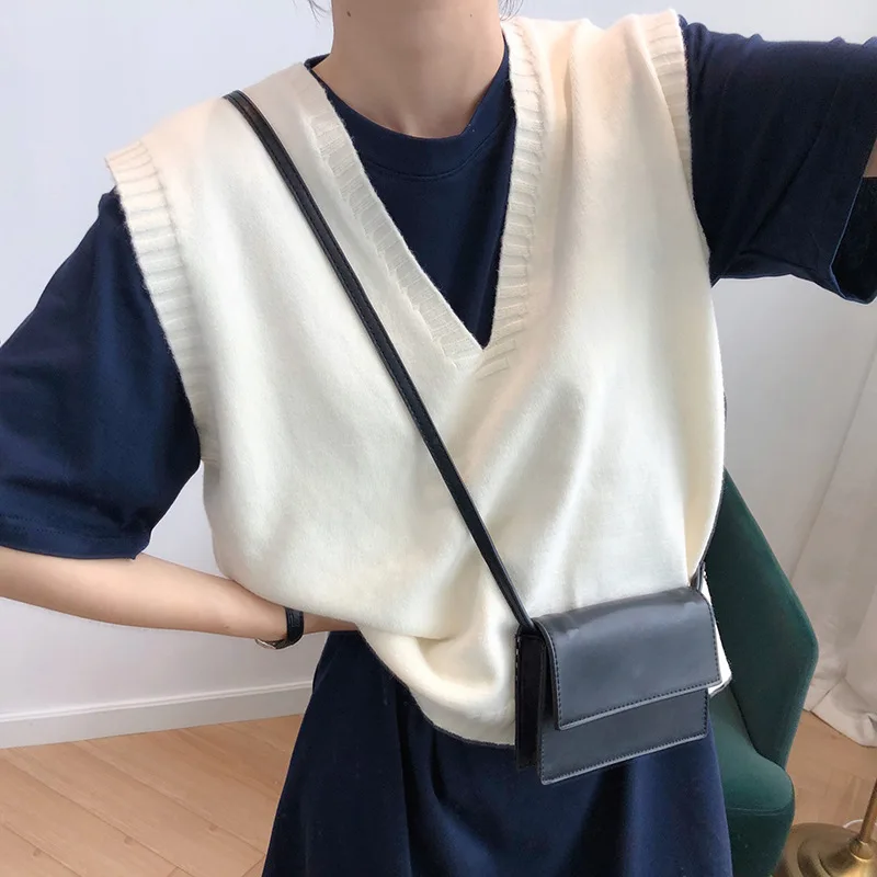 

2022 Early Autumn New knitted Vest Female Black White Women Top Casual Loose Sweater Pullovers SP1188