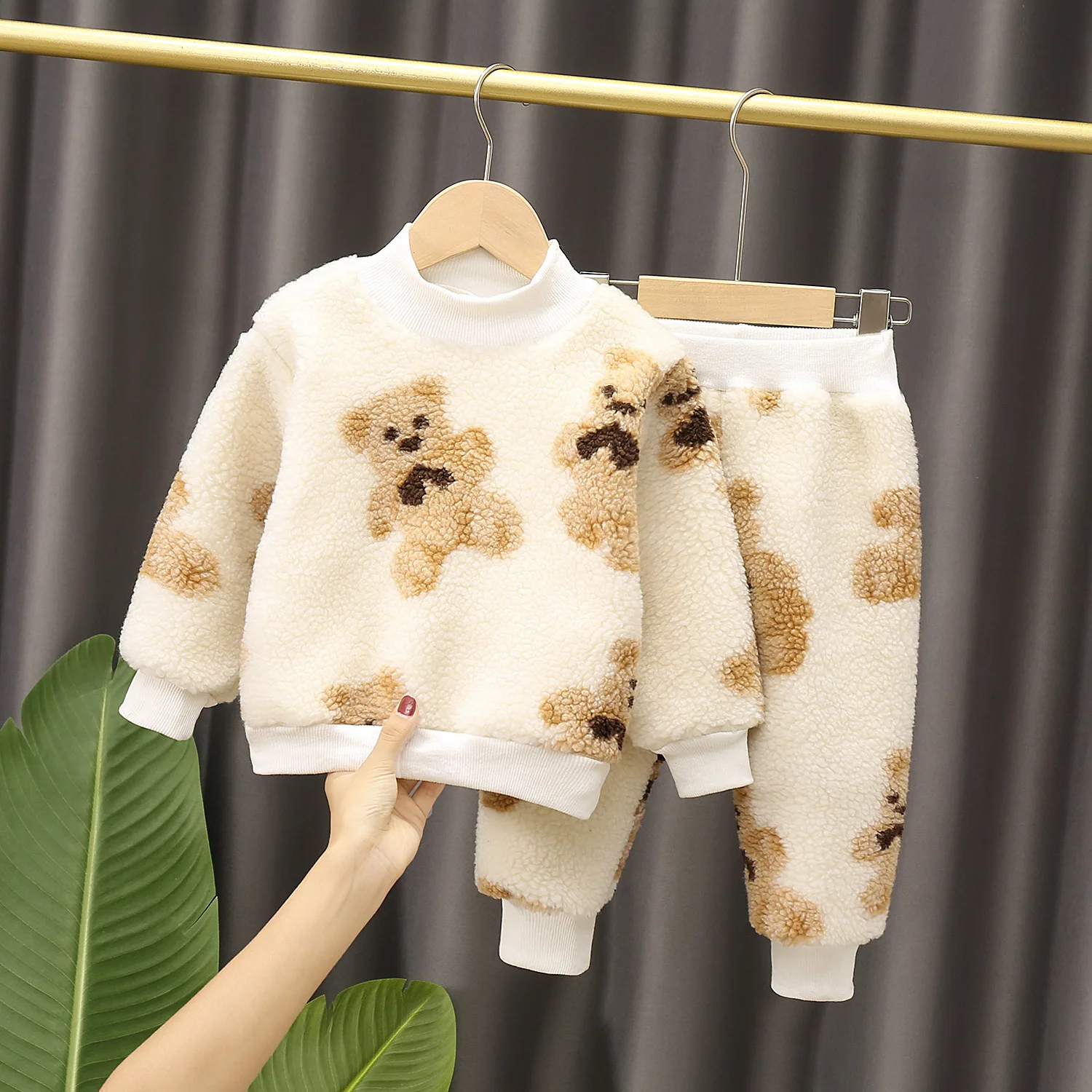 Girls Winter Suits 2021 New Boys And Babies Foreign Style Autumn And Winter Clothes Children Casual Sweater Two-Piece Plus Velve