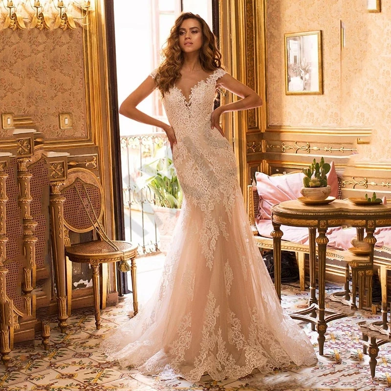 Luxury Wedding Dresses A-Line Tiered Pleat Appliques Elegant Bride Vestido Spaghetti Straps Criss-Cross Illusion Robe de mariee ball gown wedding dress