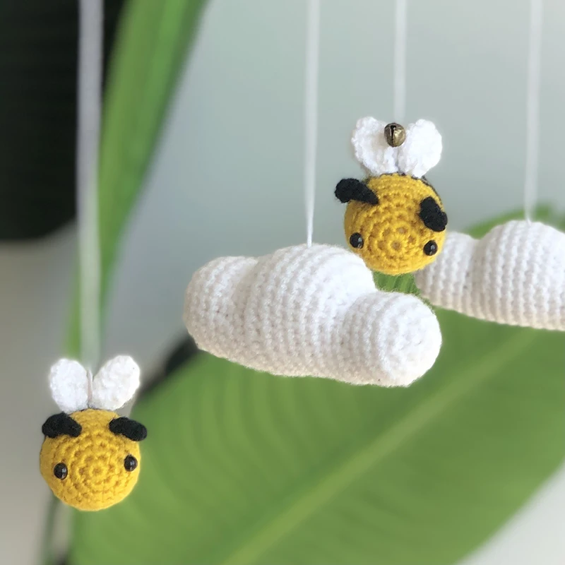 

Ornaments Wool Bee Cloud Thread Woven Kids Room Decoration Wall Hanging for Baby