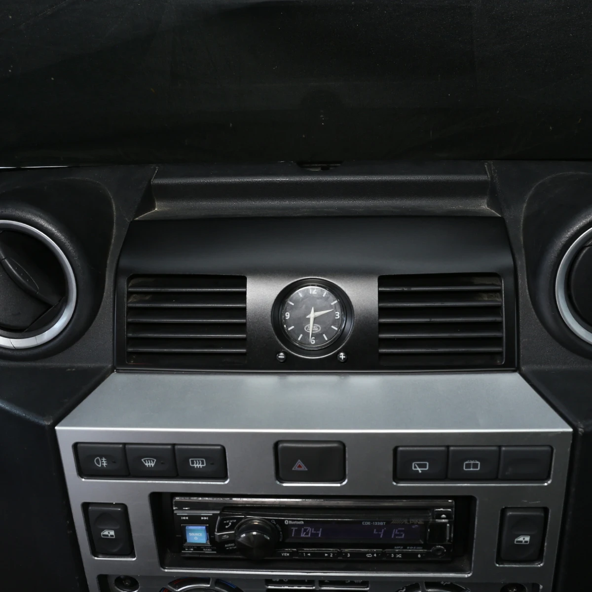 

For Land Rover Defender 110 2008-2018 Central Control Air Outlet Frame Aluminum Alloy Car Interior Modification Accessories