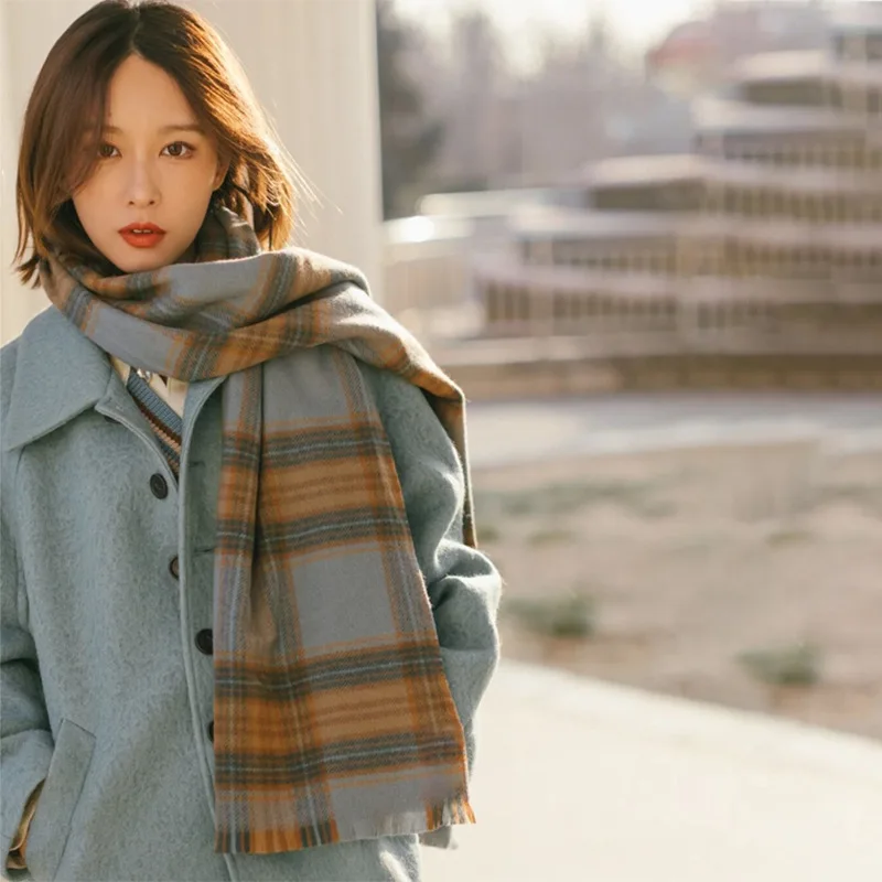 

2021 autumn and winter scarf female Korean version plaid shawl winter couple scarf student ins classic scarf female 200cm