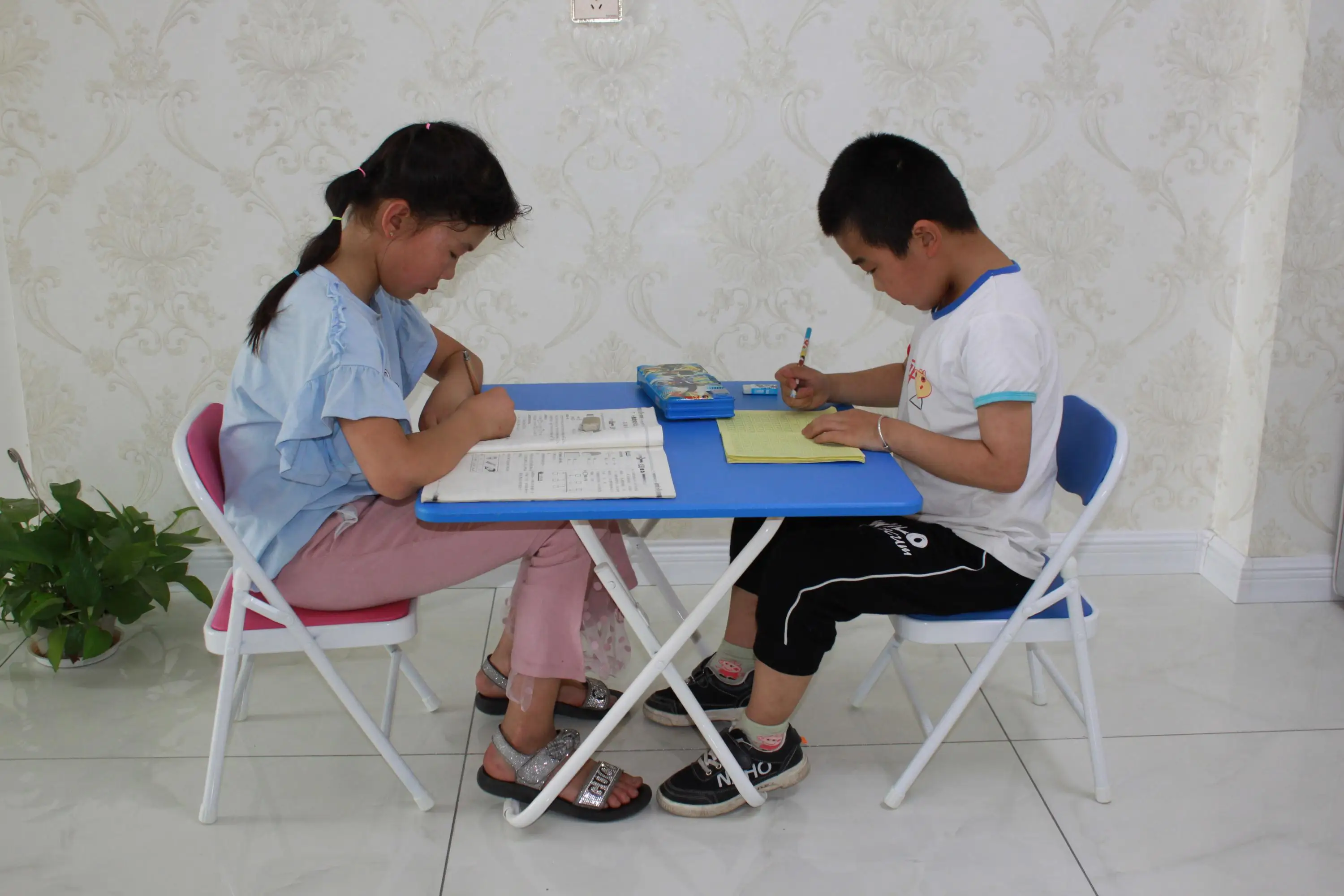 Складной стул для детей начальной школы учеников дома обучения ребенка |