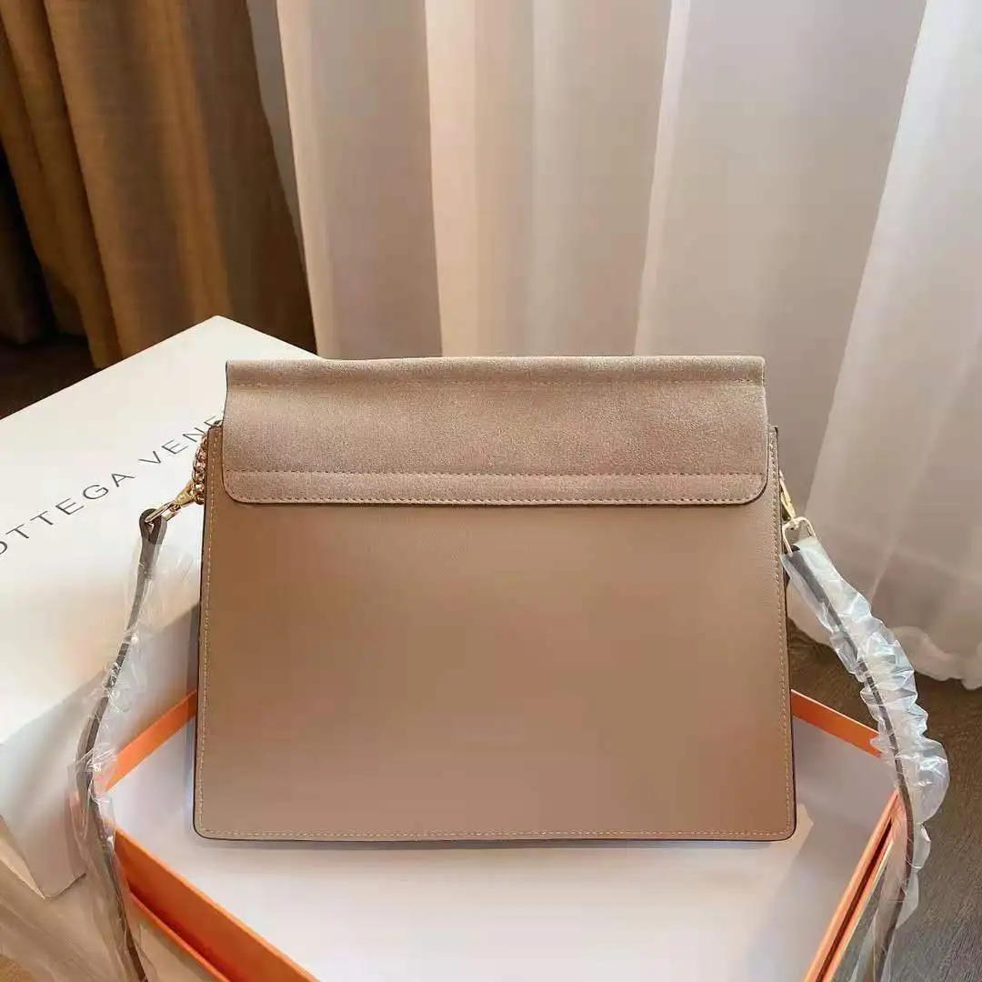 

Classical Women Bag Luxury Crossbody Bag Large Capacity Brand Shoulder Bag Villus Real Leather Messenger Bag For Female