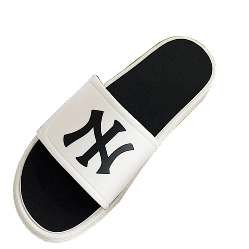 

2021 men's new beach shoes in summer BLACK FLAT SANDALS