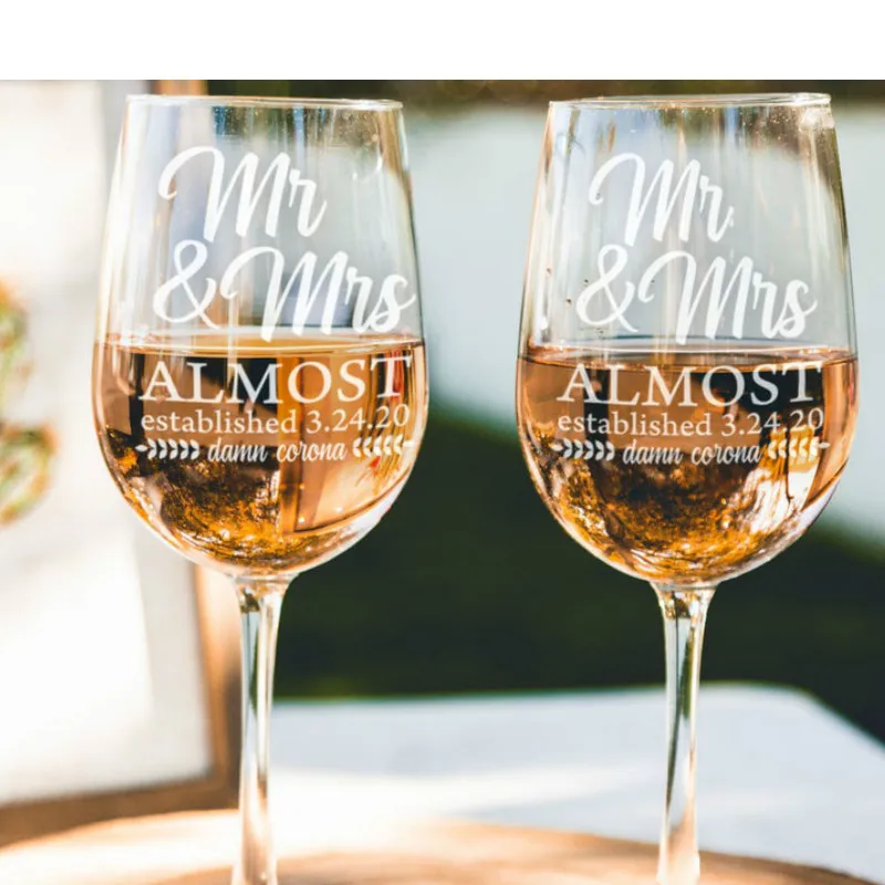 

2pcs Mr and Mrs Wedding Wine Glasses,Personalized Wine Glasses,Engraved Wedding Toasting Wine Glasses 11 Ounce,Thanksgiving Day