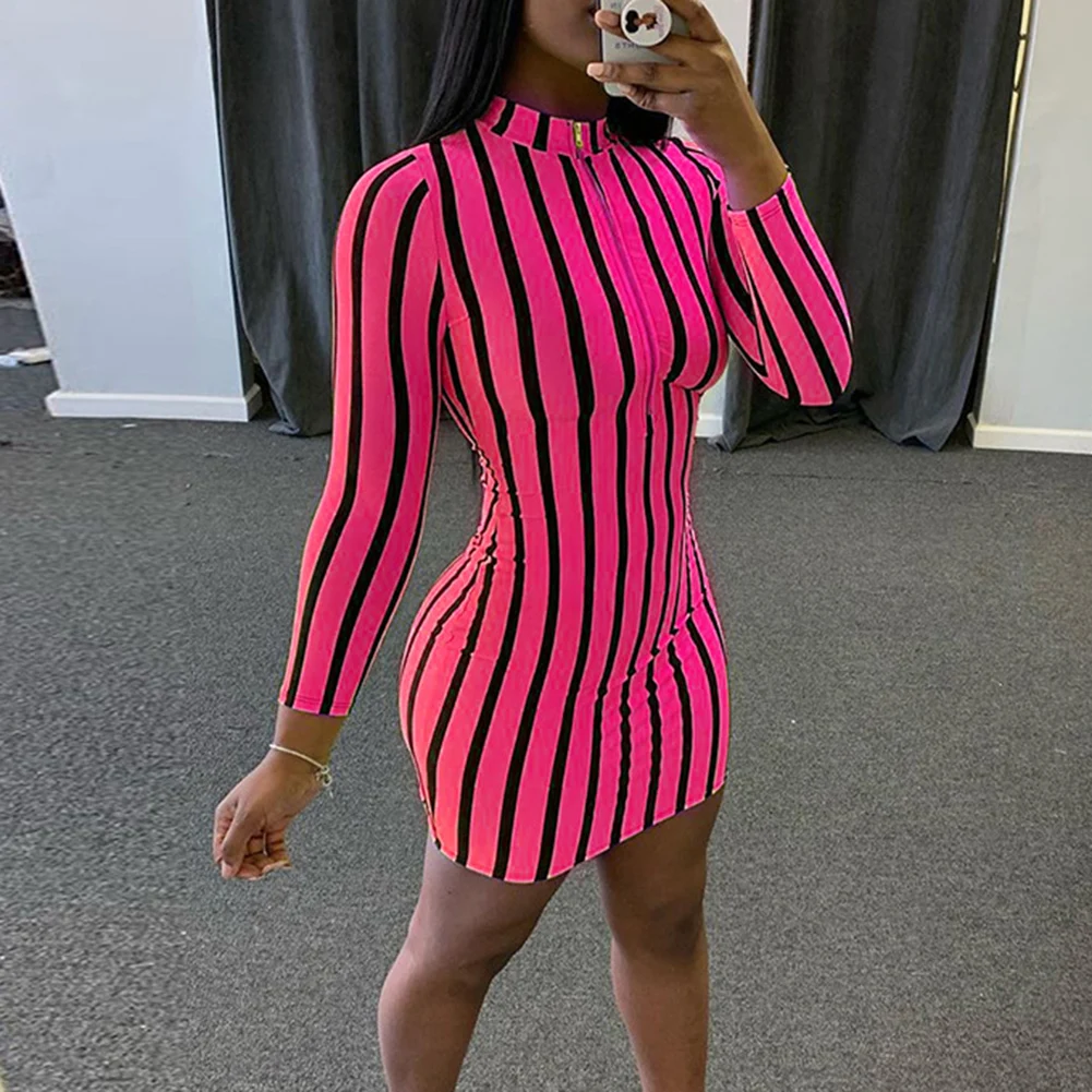 Женское облегающее мини платье в полоску с длинным рукавом молнией спереди и