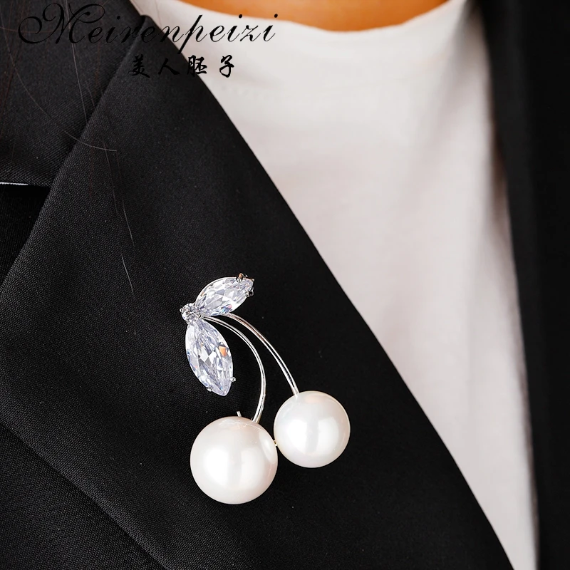 

Meirenpeizi Cherry Brooch Corsage Sliver Gold Color Pearl Fruit Women Kids Brooches Hijab Scarf Pins Up Buckles feminino