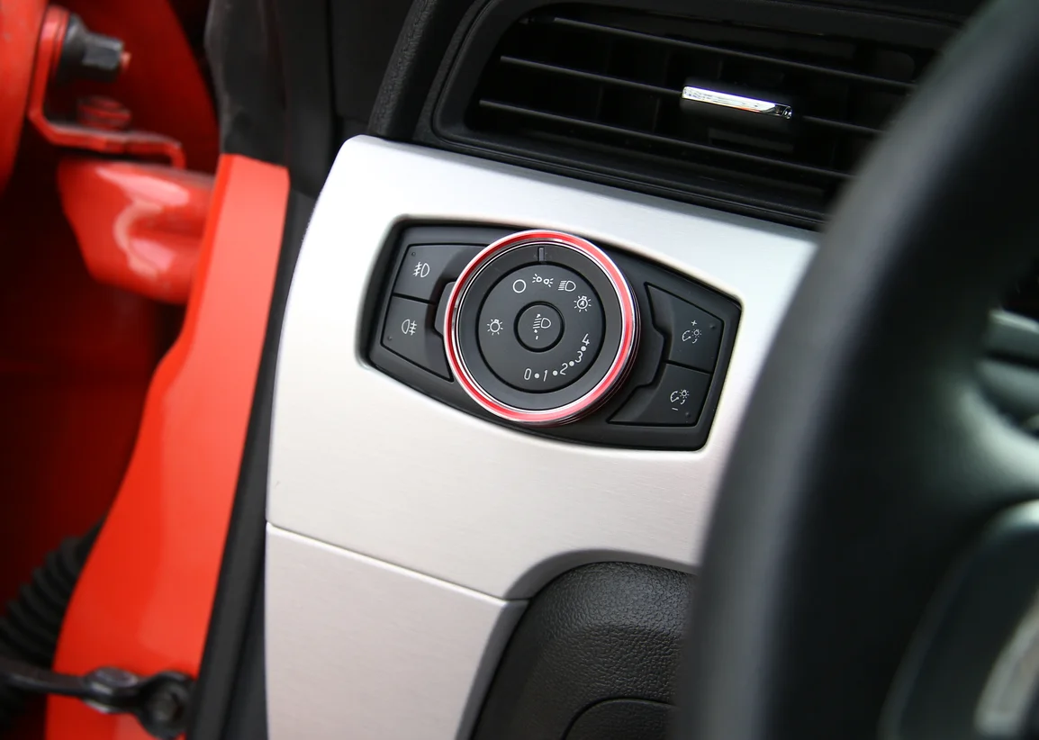 

Aluminum Headlight+Air Condition Switch Button Cover for Ford Mustang 15-19 Red