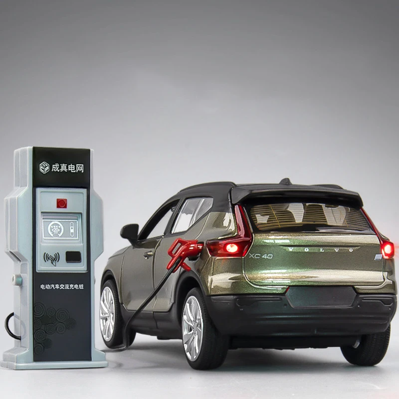 1:32 внедорожник VOLVO XC40, модель внедорожника из сплава с зарядным устройством, Игрушечная модель автомобиля со звуковым оформлением, автомобиль с задним ходом, игрушки для детей
