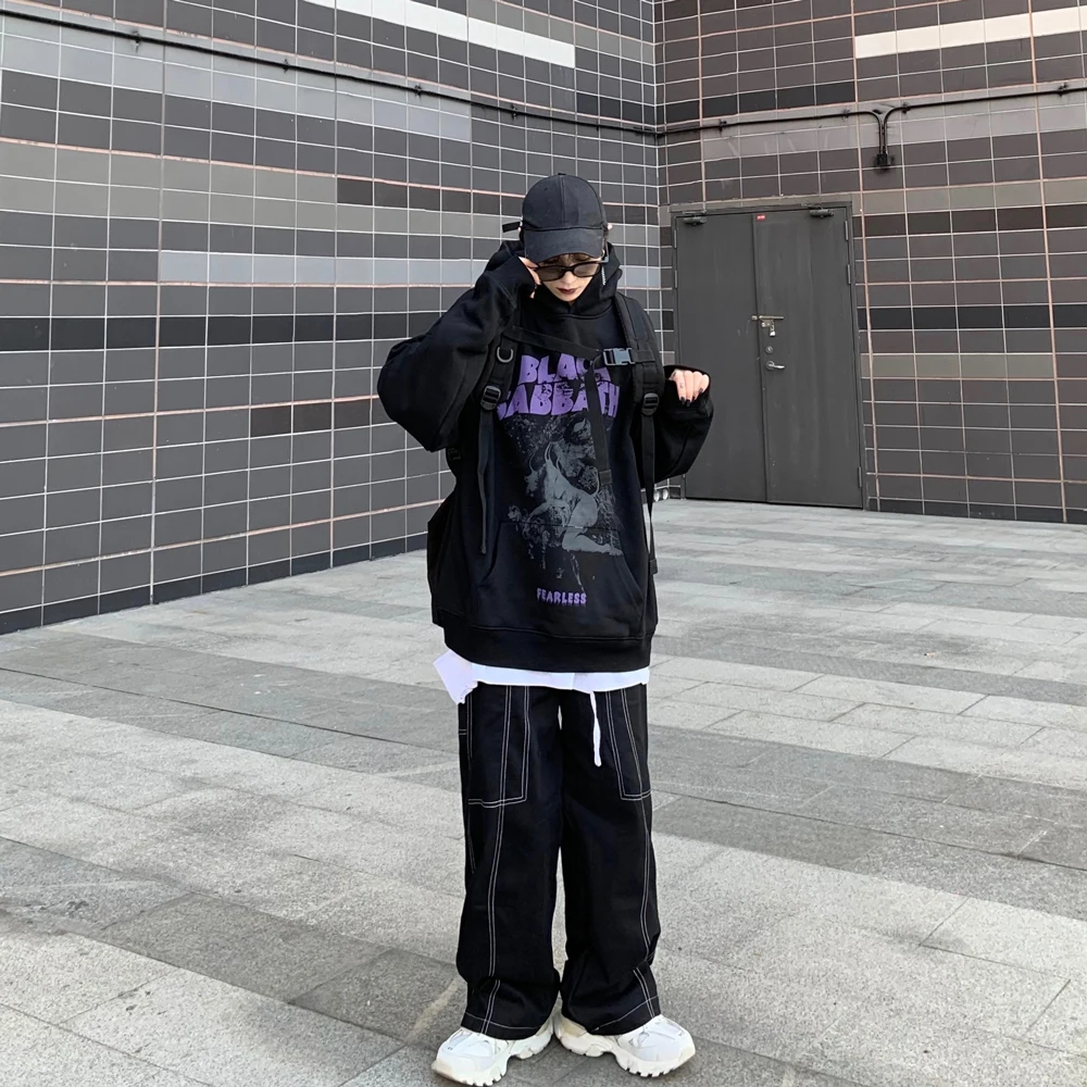 

Hoodies & Sweatshirts