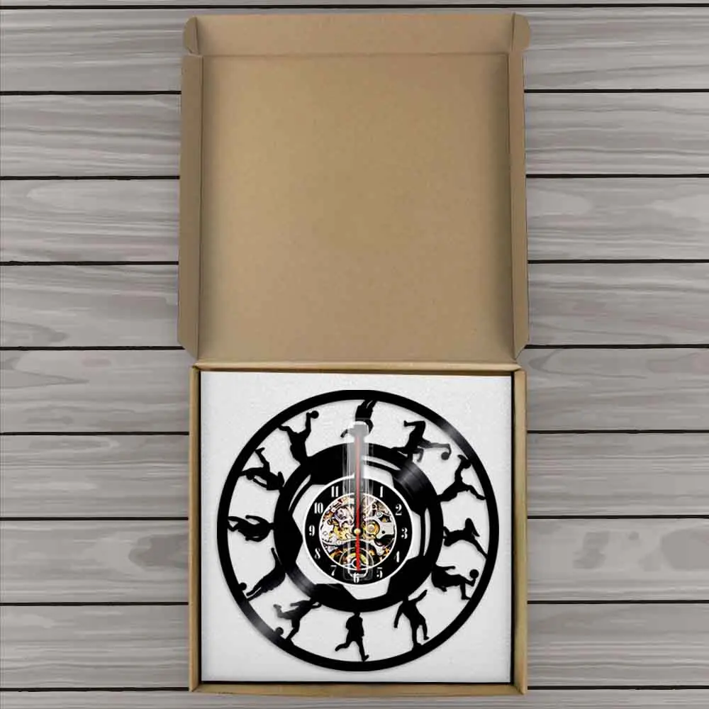 Винтаж Футбол игроков силуэт виниловых пластинок настенные часы ногами мяч в