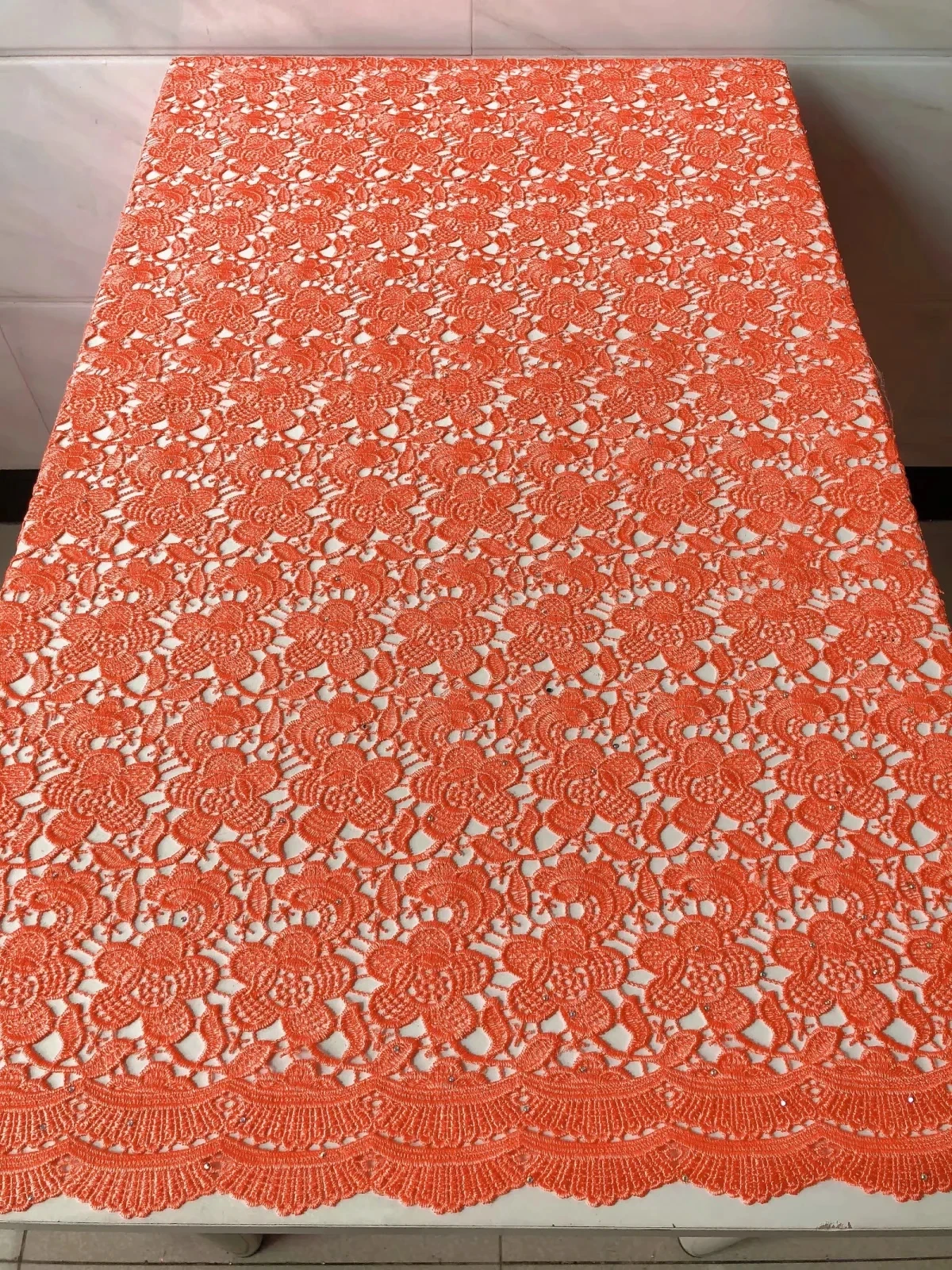 

YJG18 оптовая продажа, Африканское водорастворимое кружево с камнями, оптовая продажа, гипюровое кружево с вышивкой для вечернего платья!