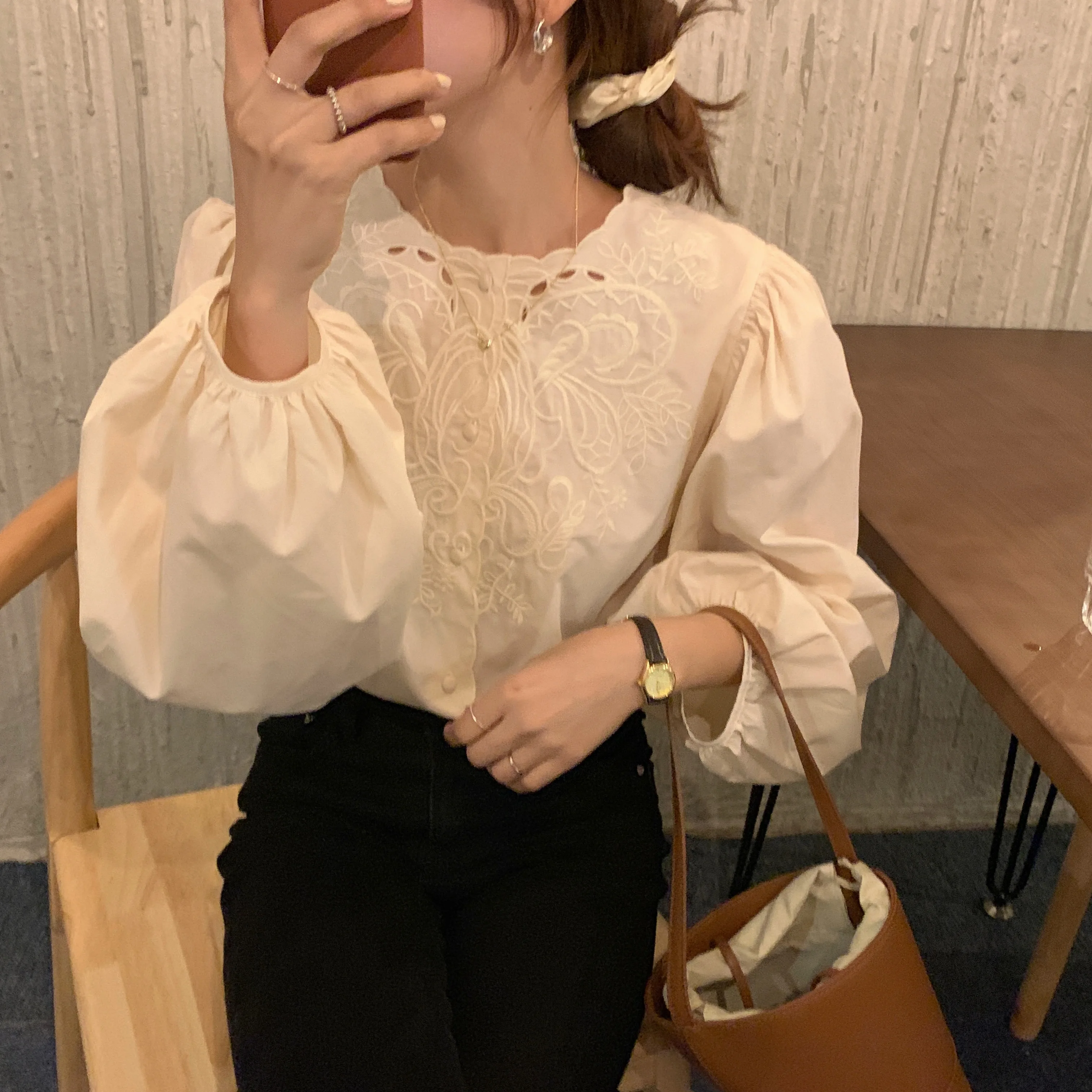 

Alien Kitty Chic Gentle Elegance Puff Sleeves Female 2021 Embroidery All Match Vintage Office Lady High Quality Shirts Tops