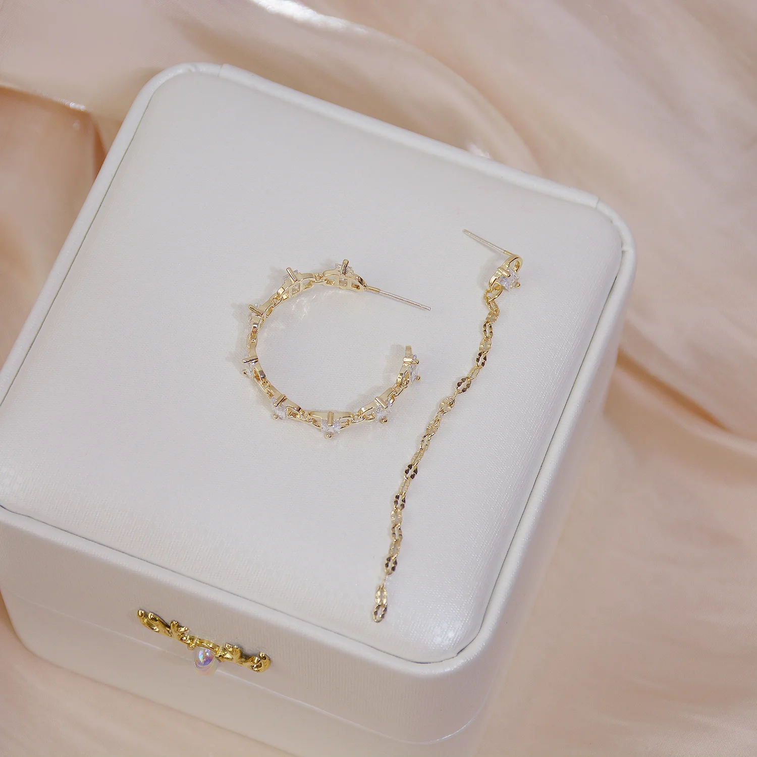 

Ins Hot Sale 14K Real Gold Jewelry Simple Style Irregular Stud Earrings for Women 925 Silver Needle Zircon Earrings