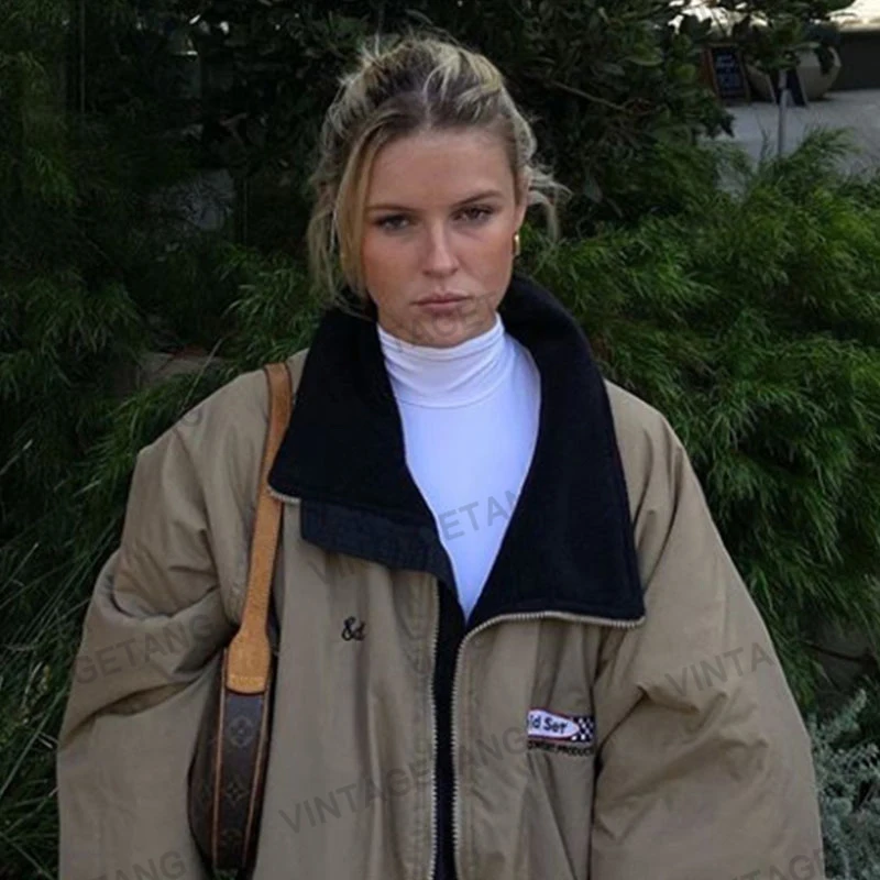 

Женская осенне-зимняя хлопковая куртка с вышивкой