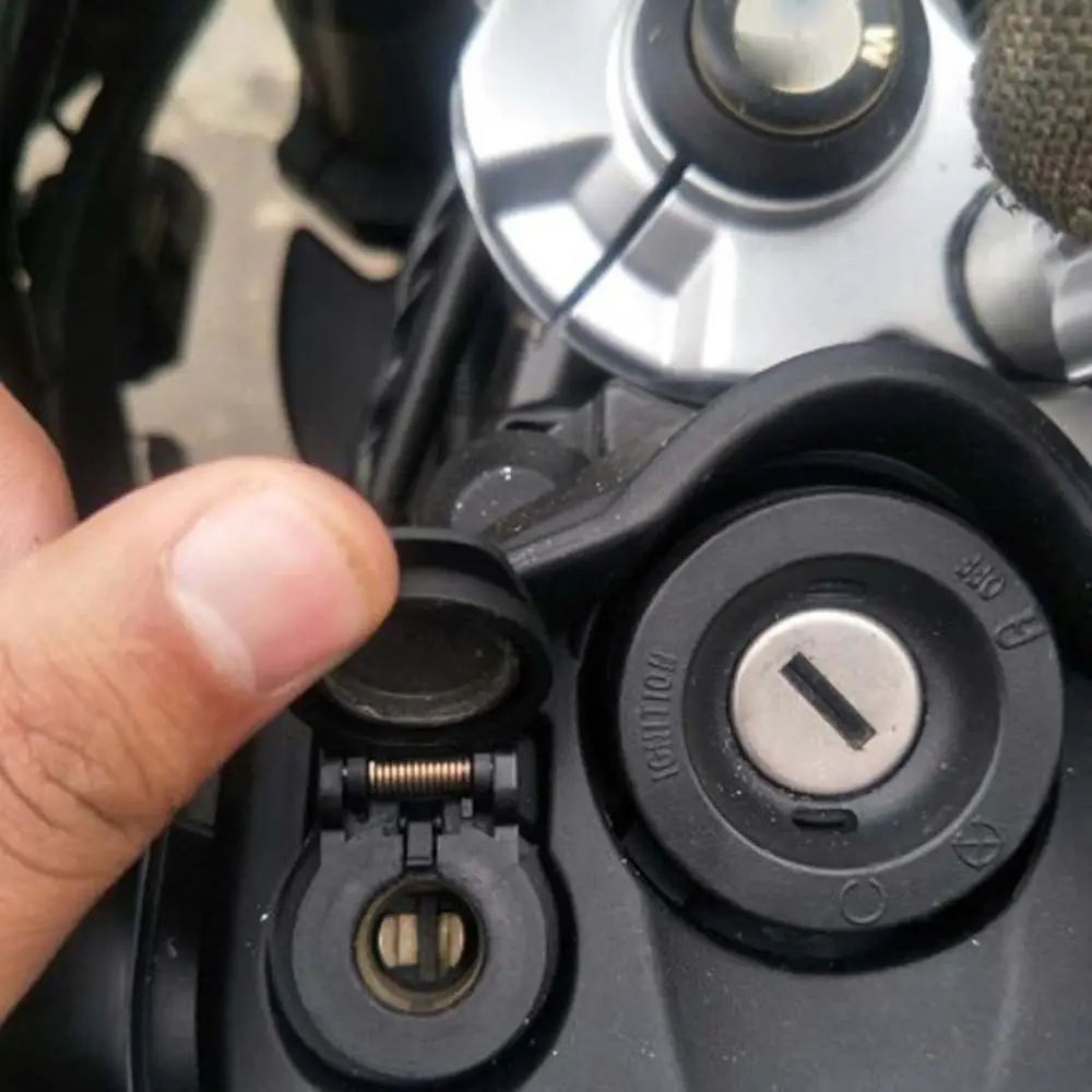 Водонепроницаемое зарядное устройство для мотоцикла 12 В с двумя USB-портами