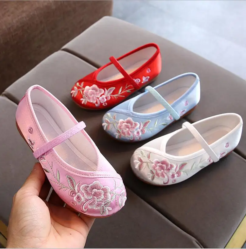 

new Retro Hanfu embroidered shoes Girls fashion Soft bottom non-slip and comfortable Chinese costume children's shoes size 24-37