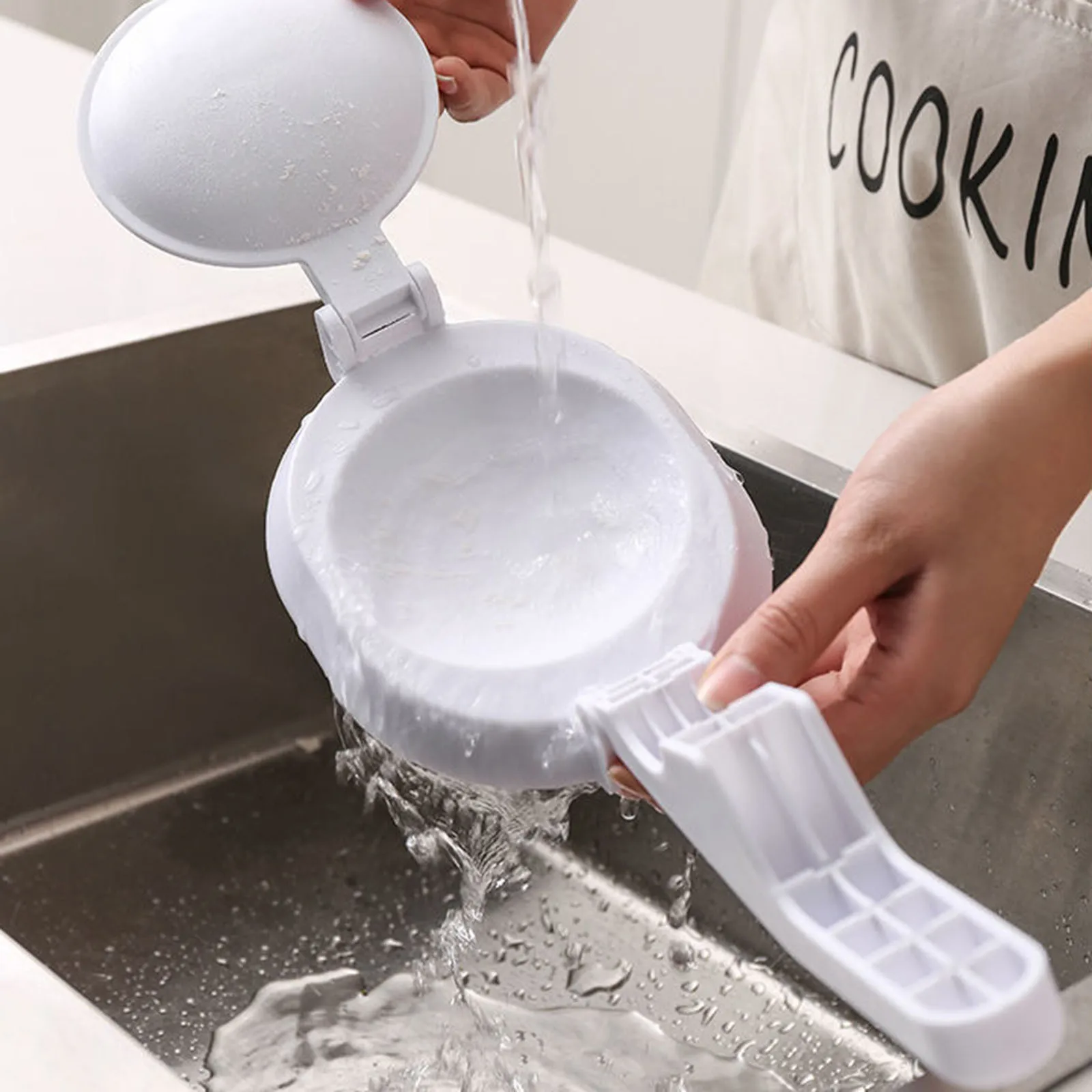 

Plastic Dumpling Molds Chinese Food Jiaozi Maker Dough Press Dumpling Pie Ravioli Homemade Hand Mould Kitchen Creative DIY Tools