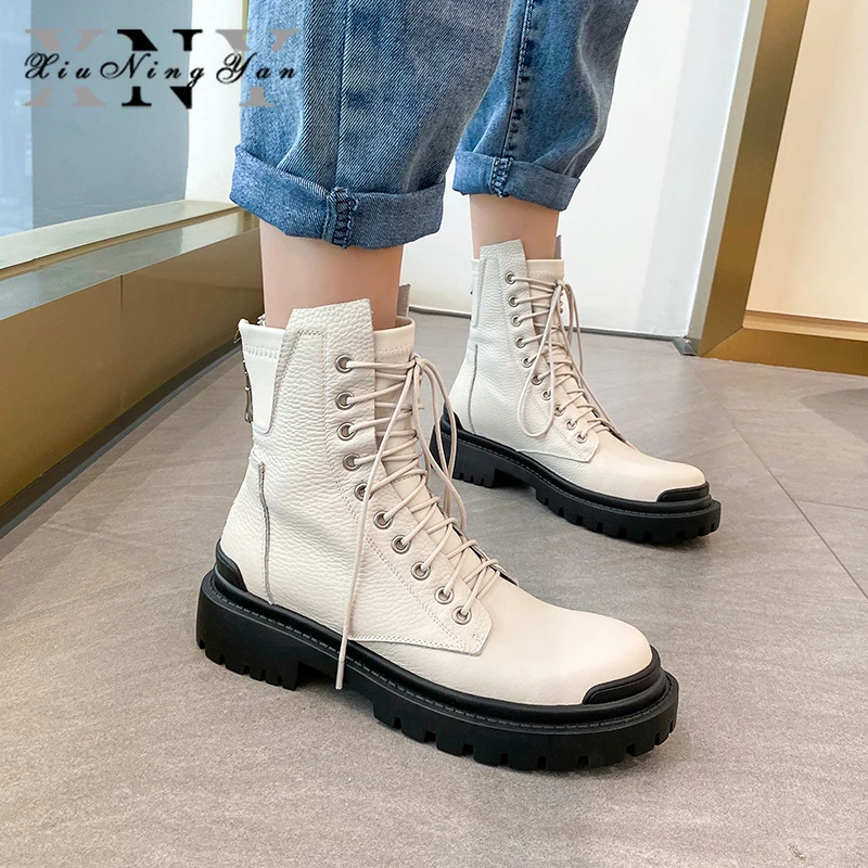 

Модные женские ботинки мартинсы Xiuningyan 2020, модные женские ботильоны из натуральной кожи, брендовая Осенняя повседневная обувь ручной работы...