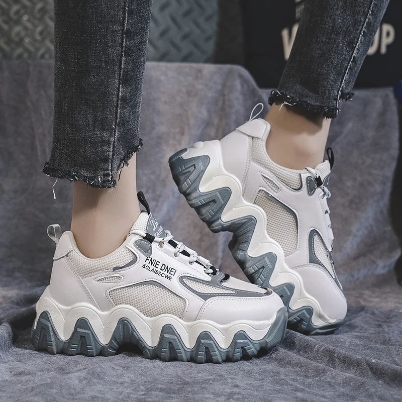 Женские кроссовки на платформе Fujin дышащие с круглым носком и шнуровкой разных