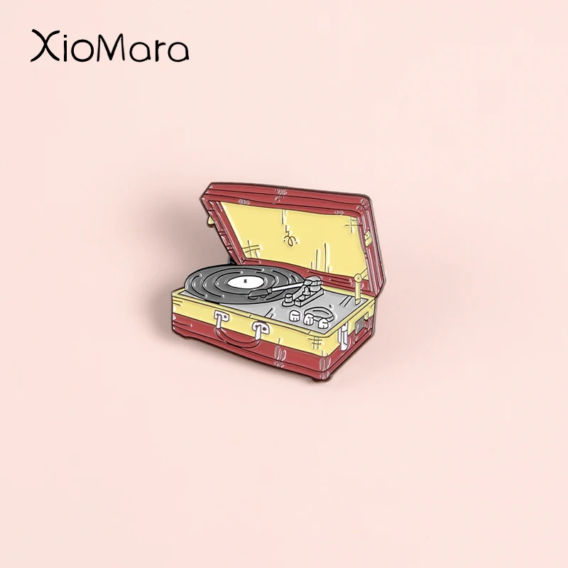 80'S виниловые пластинки фонограф эмаль булавка чемодан старая школа