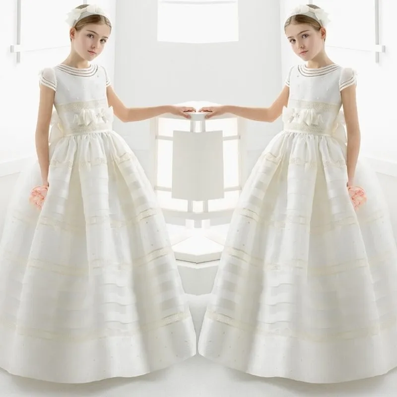 

Cute Ball Gown White First Communion Dresses for Girls Satin Empire Bow Floor Length Flower Girl Dresses for Weddings Birthday