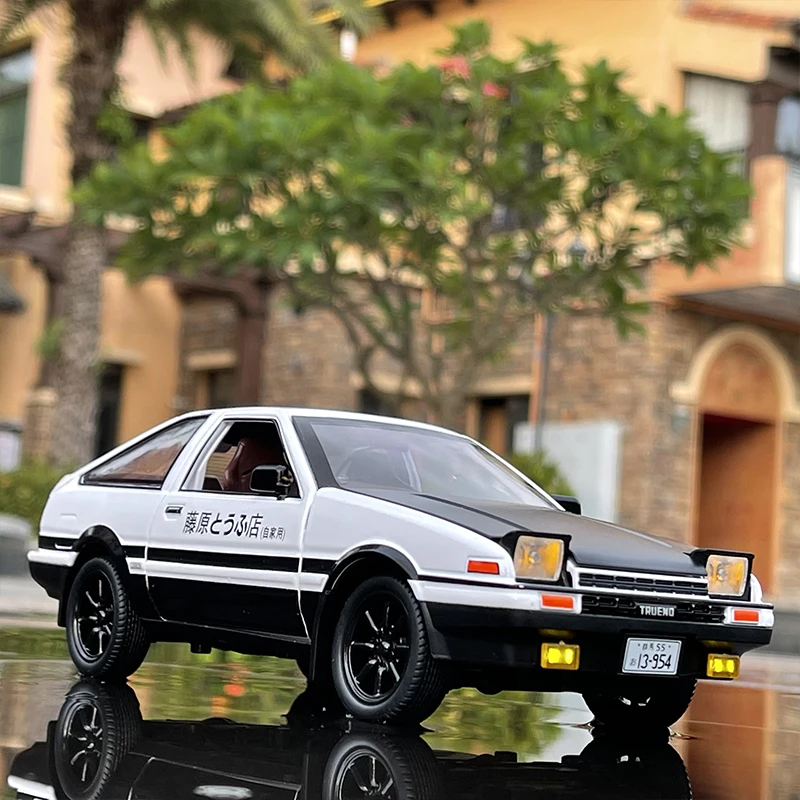 Модель автомобиля из сплава Toyota AE86 1:20 модель фильма INITIAL D литой и игрушечный