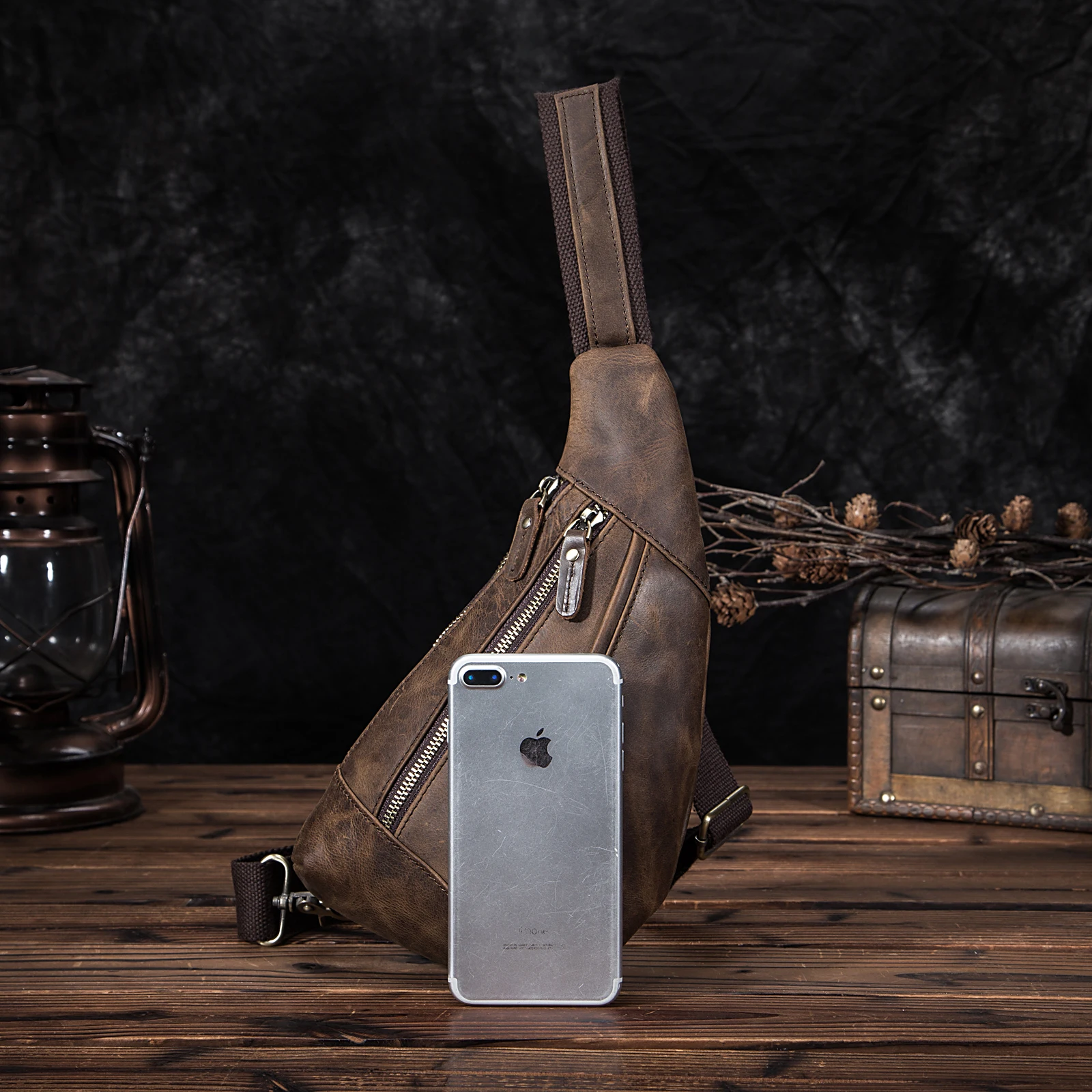 vender Qualidade Dos Homens De Couro Original Moda Tringle Peito Pacote Saco Design Masculino Estilingue Crossbody Um Ombro Mochila Daypack 8807d