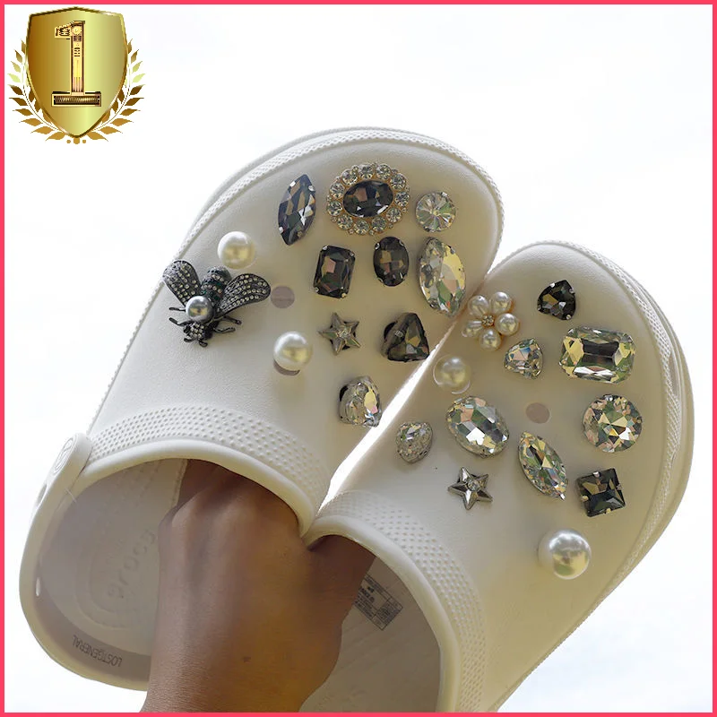 Pearl Bees Croc Charms Designer DIY Rhinestone Anime Icons Shoe Decoration Charm for Croc JIBS Clogs Kids Women Girls Gifts