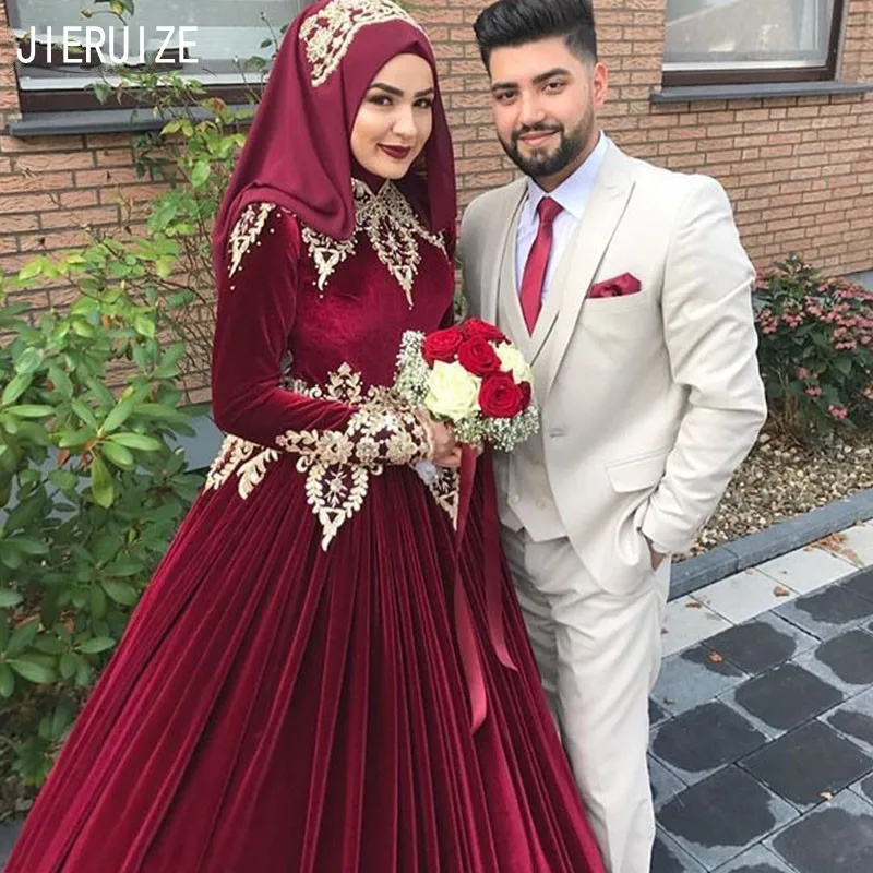 

JIERUIZE Burgundy Muslim Wedding Dresses Long Sleeves Gold lace Applique Velvet Wedding Zipper Back Bridal Gowns robe de mariee