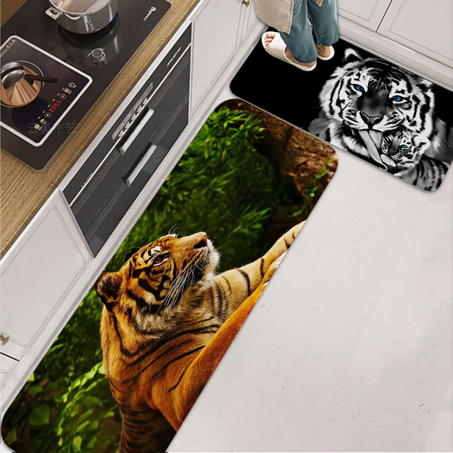 

Фланелевый напольный коврик с принтом тигра, декоративный ковер для ванной комнаты, нескользящий, для гостиной, кухни, Придверный коврик