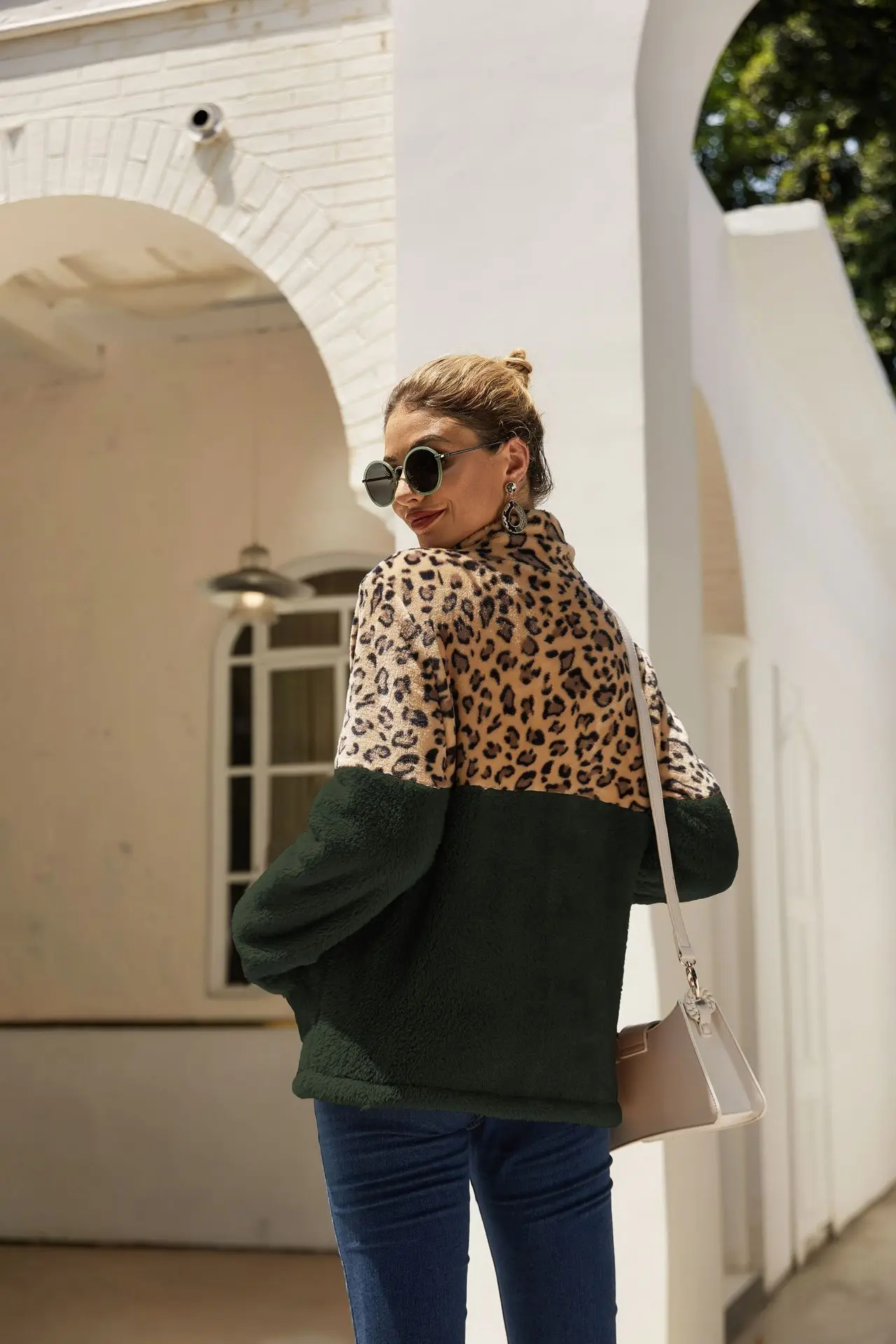 

Women Stand Collar Long Sleeve Sweatshirt Leopard Print Splicing Top for Autumn and Winter
