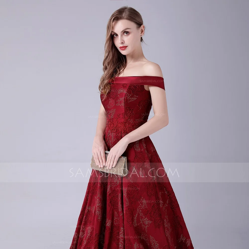 Ball Gown Off-the-shoulder Floor-length Polyester Evening Dress with Embroidery Pattern |