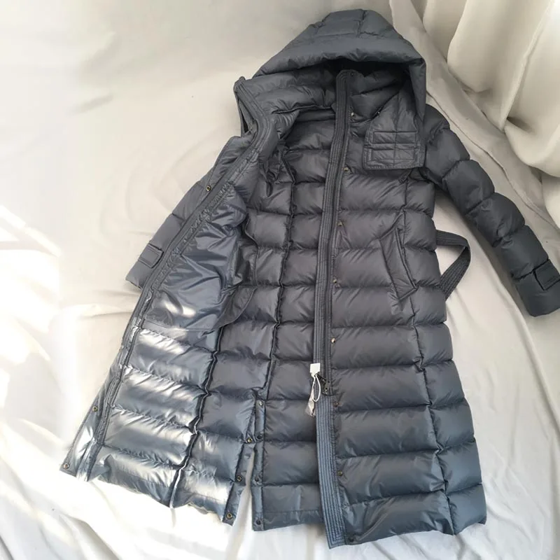 Женская парка на белом утином пуху длинная пуховая куртка с капюшоном теплая