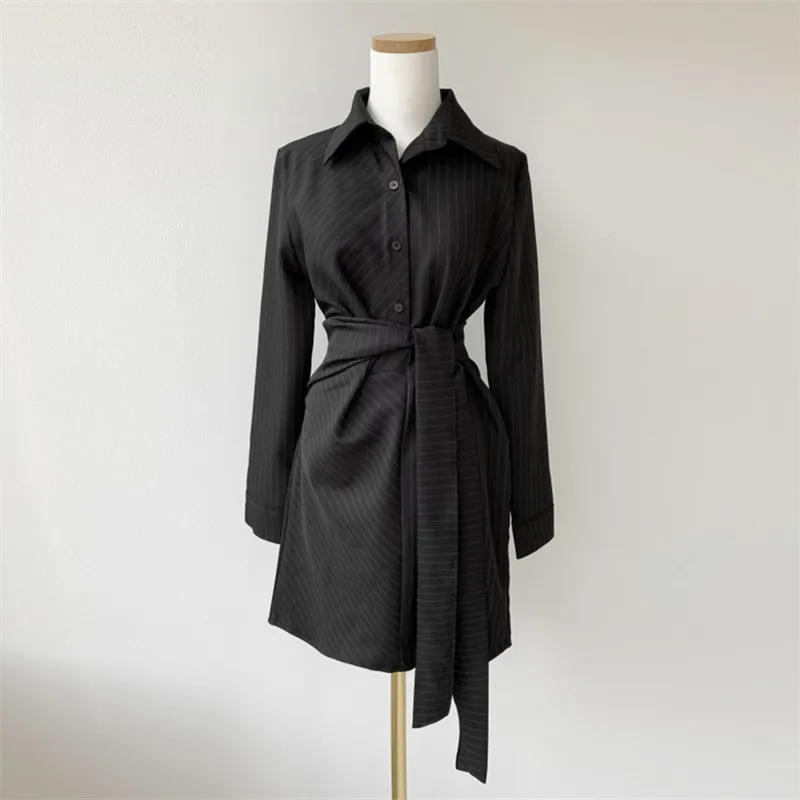 Женское платье-рубашка в черную полоску элегантное приталенное мини-платье на