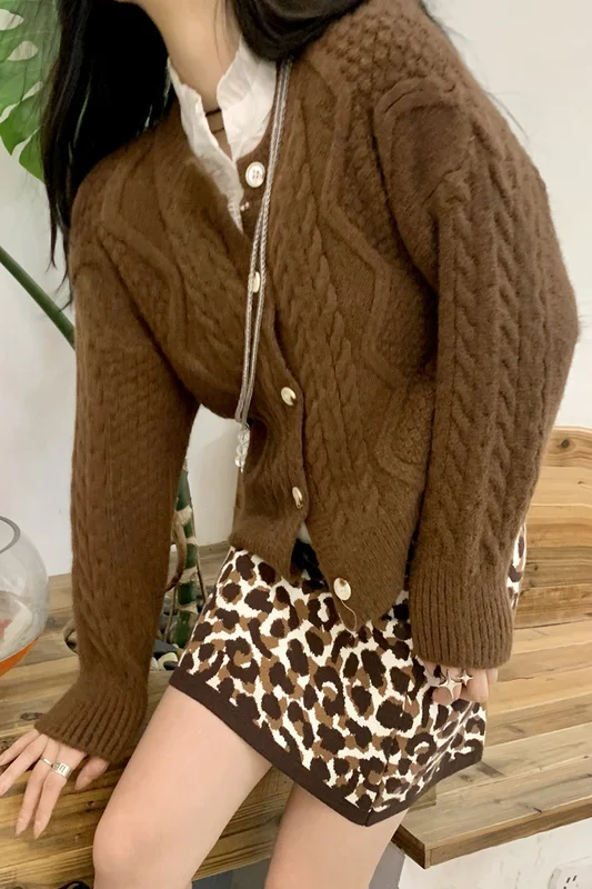 

Real Shot Autumn and Winter College Style Retro Twist Loose Plus.Kio