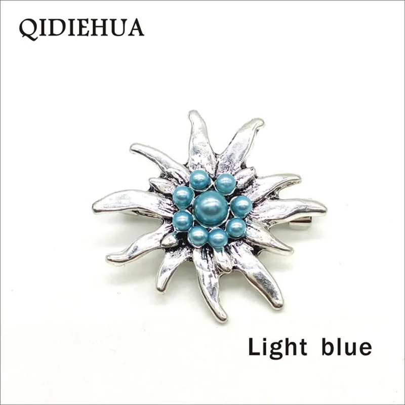 light blue QIDIEHUA, модные женские большие броши, женские броши в виде снежинок, имитация жемчуга, брошь на булавке в винтажном стиле, Edelweiss, модные ювелирные изделия, аксессуары - Окраска металла: light blue
