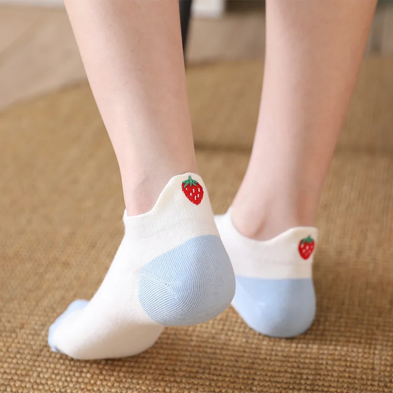 Носки женские хлопковые с вышивкой клубники повседневные модные Универсальные