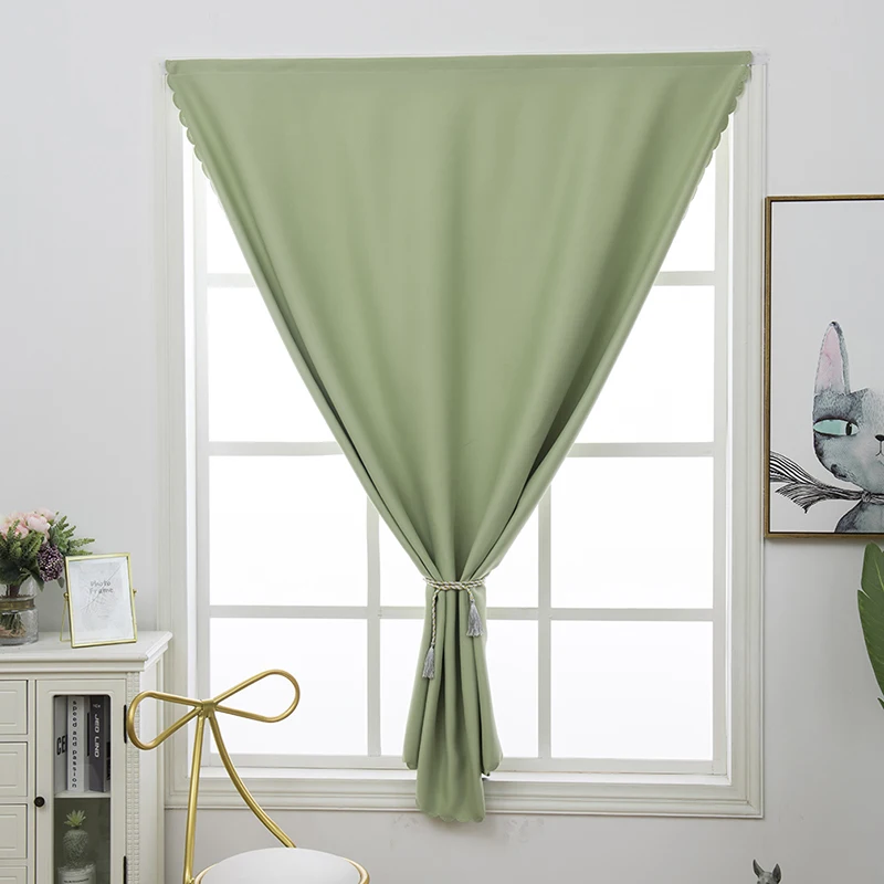 Плотная шторка в спальню пыленепроницаемый прочный ремешок на липучке занавески