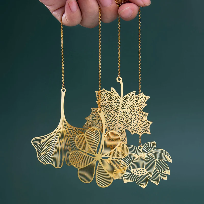 

1PC Chinese Retro Hollow Metal Bookmark Maple Leaf Vein Fringed Pendant Gifts