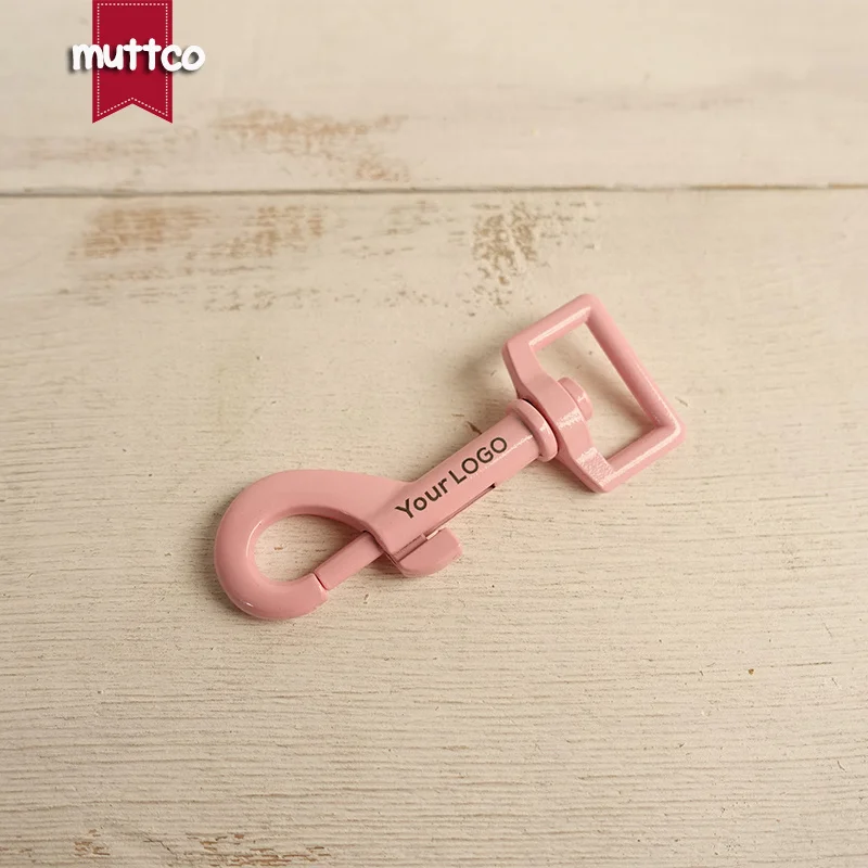 Металлическая розовая застежка для собак мы предоставляем услуги лазерной