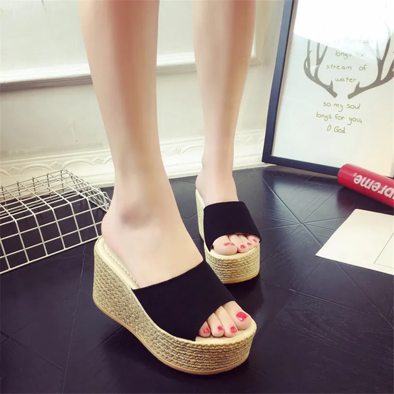 Шлепанцы на танкетке и платформе Женские летние шлепанцы Повседневные пляжные