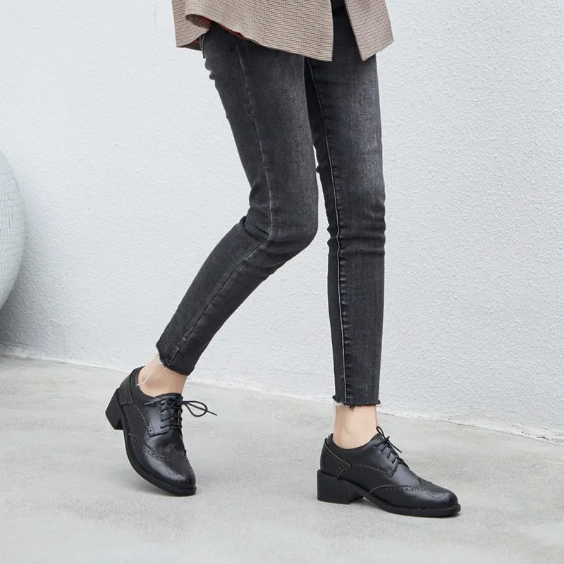

Classic Black Genuine Leather Shoes Women Lace Up Casual Flats Autumn New Round Toe Brogues Preppy Style Wing Tip Female Shoes