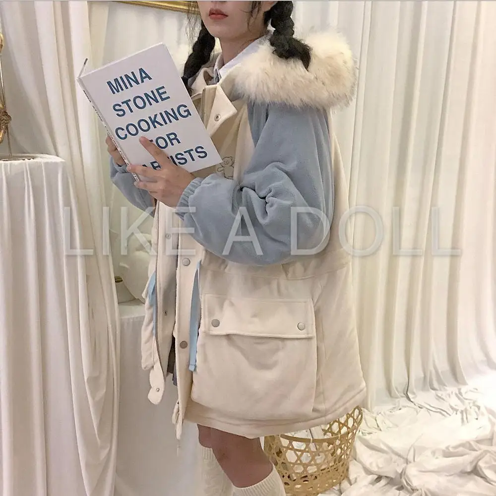 Новинка зимнее пальто с капюшоном и меховым воротником вышивкой милого медведя