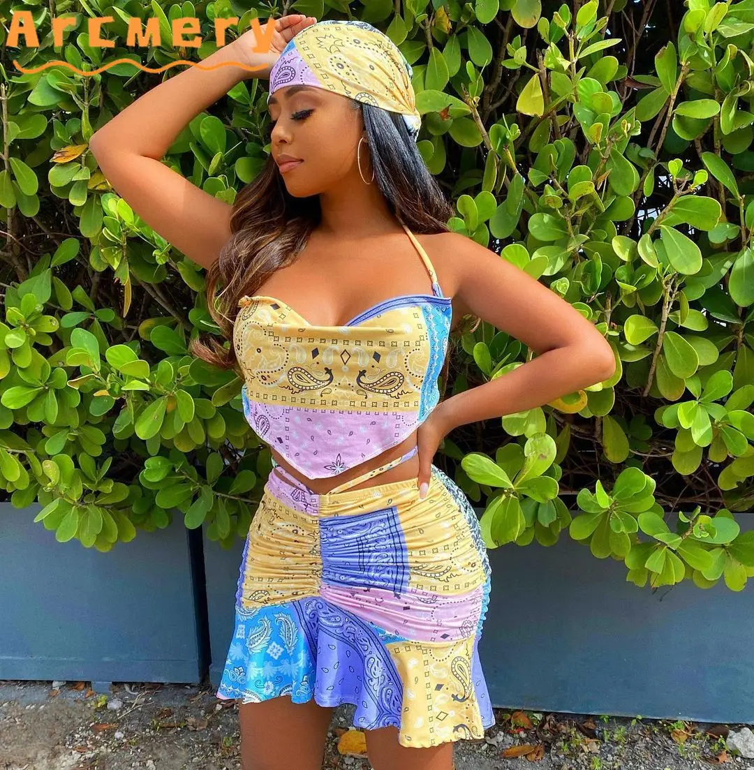 

2 Pieces Sets Plus Size Women Nuts Printed Halter Sleeveless Top & Bodycon Pleated Skirts