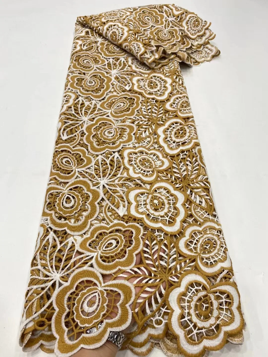 

Latest African Cord Guipure Lace Fabric 2021 French Net Lace Fabric High Quality Water Soluble Lace Fabric for Wedding LDP21154