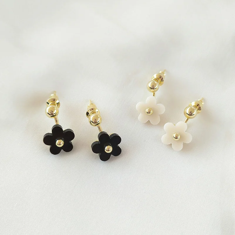 Корейские модные шикарные с черными и белыми цветами маленькие серьги гвоздики